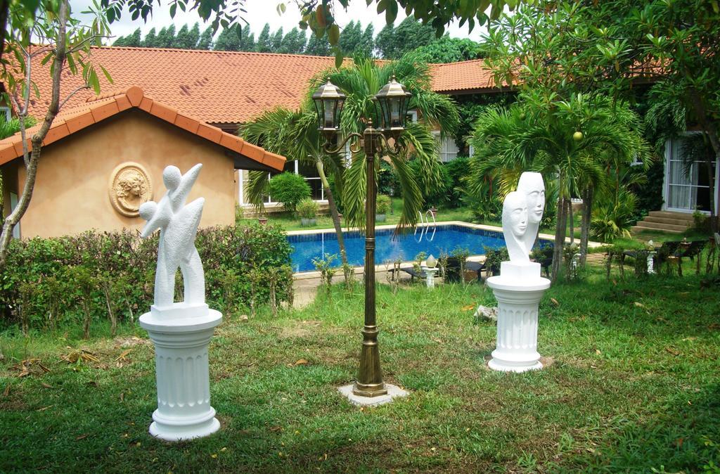 Pictory Garden Resort Sattahip Exterior foto