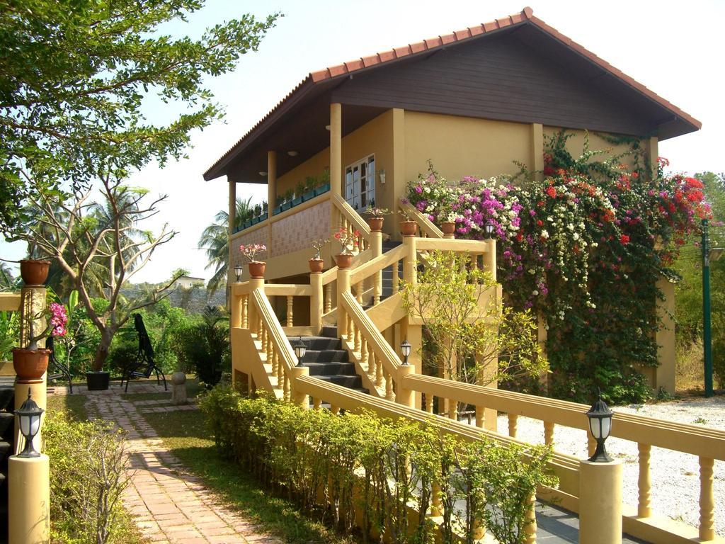 Pictory Garden Resort Sattahip Exterior foto