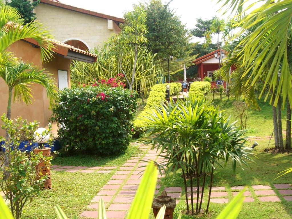 Pictory Garden Resort Sattahip Exterior foto