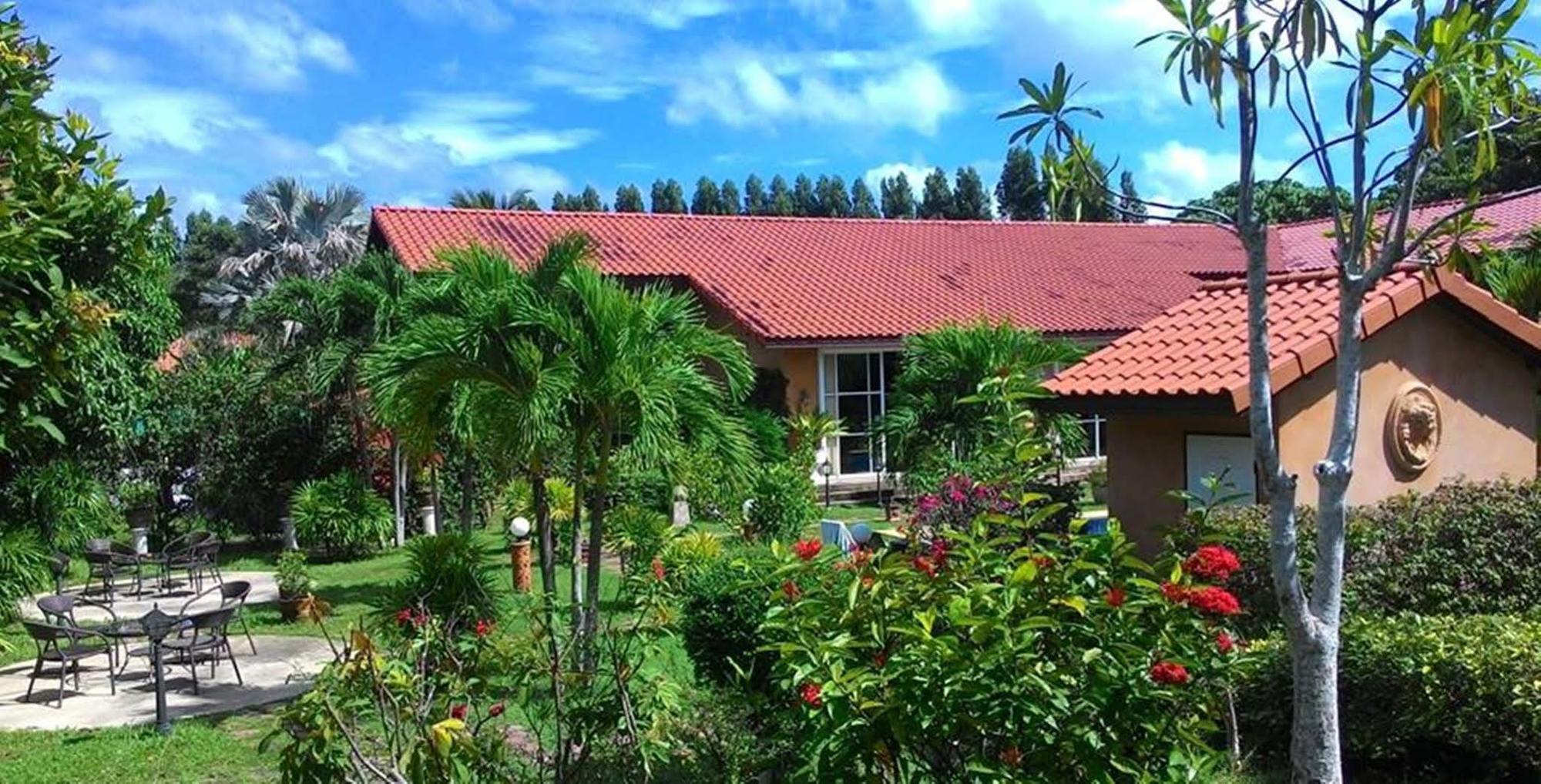 Pictory Garden Resort Sattahip Exterior foto